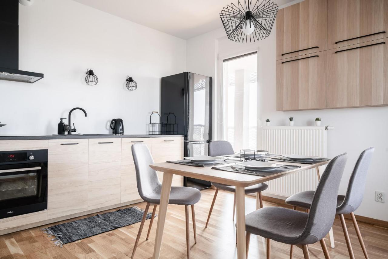 Rentplanet - Apartamenty Atal Tower Wroclaw Dış mekan fotoğraf
