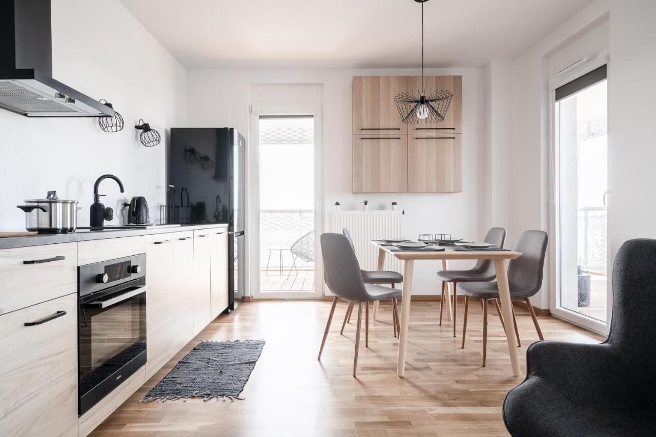 Rentplanet - Apartamenty Atal Tower Wroclaw Dış mekan fotoğraf