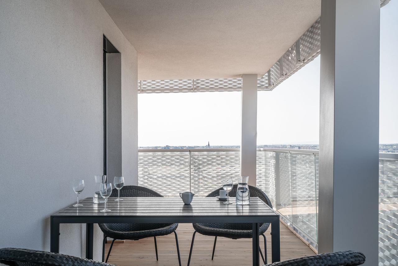 Rentplanet - Apartamenty Atal Tower Wroclaw Dış mekan fotoğraf
