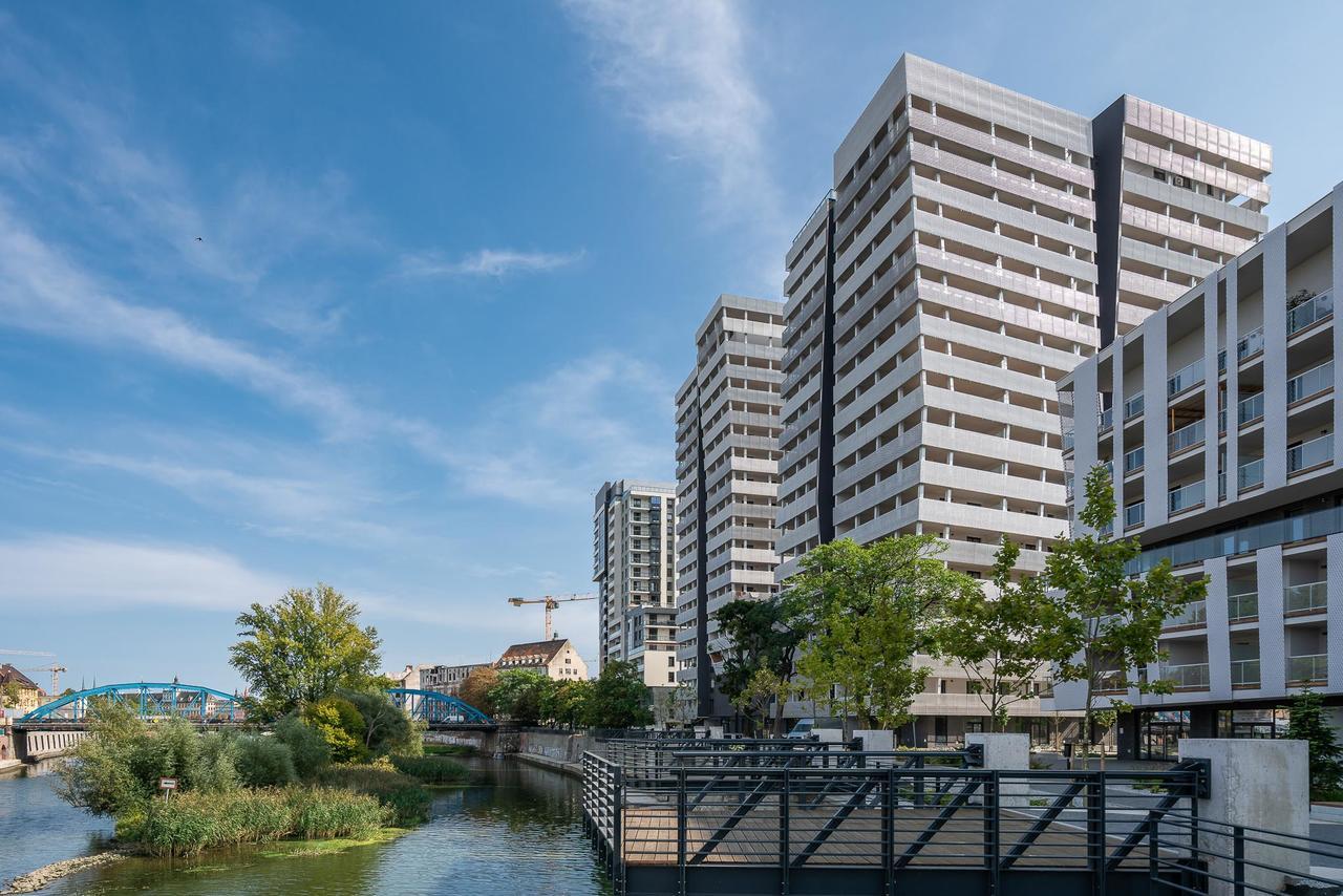 Rentplanet - Apartamenty Atal Tower Wroclaw Dış mekan fotoğraf
